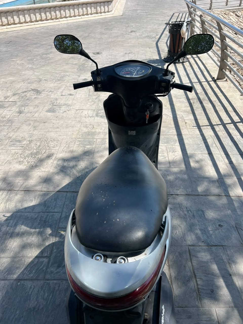 بريز نظيفة جدا السعر 650 الف عنوان ساحة عدن
***********
