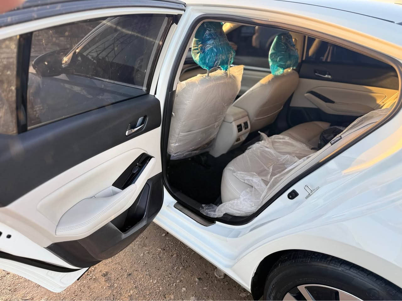 نيسان التيما 2022 – SL فول مواصفات (1/1)

🔹 المواصفات:
 • فتحة سقف
 • كشنات جلد
 • تبريد وتدفئة مقاعد أمامية (قطعتين)
 • تبريد وتدفئة الكشنات + الستيرن
 • بصمة أبواب + تشغيل عن بُعد
 • بلادي / شركة
 • إطارات (تاير) جديدة
 • صدام أمامي وخلفي جديد
 • إشارات مرايا
 • رادارات أمامية + خلفية + جانبية
 • مانع اصطدام مع توقف ذاتي
 • نظام تحديد المسار
 • باقي المواصفات فول فول ومعروفة

🔹
 • سنوية جديدة باسمي
 • ترقيم العراق بتاريخ 2025/10/27 (صارلها شهرين)
 • ماشية 60 ألف كم (كيلو مو ميل)
 • بدون رش، بدون خدوش نهائياً
 • الحادث: قطعتين فقط (جام لغ + بونيد) بدون أي دواخل
 • السيارة نظيفة جداً وجاهزة، ما ناقصها برغي 👍🏻

السعر 170
📍 الموقع: ديالى – بعقوبة
📞 رقم التواصل: *********** بعقوبة, ديالى
