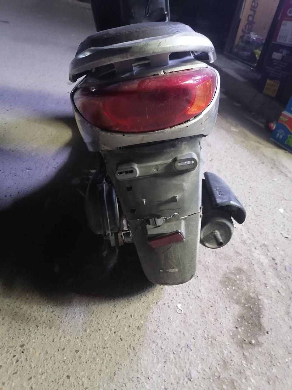 بريز لايت ناصي نكره سلف وهندر لاتبخير ولانضوح كهربائيات كلها شغاله بيها بس كلج خلفي السعر ٣٥٠ ***********
