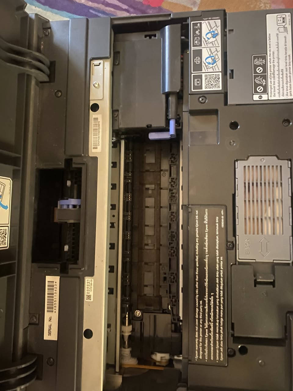 طابعة  Epson EcoTank L8050￼ للبيع
بحالة ممتازة جداً واستخدام خفيف، تعتبر شبه جديدة 🌟
مكفولة كفالة عامة، وياها الكارتونة الأصلية كاملة، وتستخدم حبر حراري للطباعة بجودة عالية وألوان واضحة جداً.

المواصفات:

* طباعة صور وألوان احترافية بدقة عالية
* نظام EcoTank اقتصادي بدون كارتريدج
* 6 ألوان لطباعة أدق وأنقى
* تدعم الطباعة اللاسلكية Wi-Fi و Wi-Fi Direct
* تدعم الطباعة من الموبايل بسهولة
* طباعة على ورق الصور وCD/DVD
* سرعة طباعة ممتازة
* دقة طباعة تصل إلى 5760×1440 DPI
* حجم A4
* مناسبة للمكاتب، الطلاب، وأصحاب المشاريع والطباعة الحرارية  

الطابعة نظيفة جداً وما مطبوعة هواي، جاهزة للشغل مباشرة 👍 
سعر :375 وبيه مجال بسيط
رقم الهاتف : ***********
