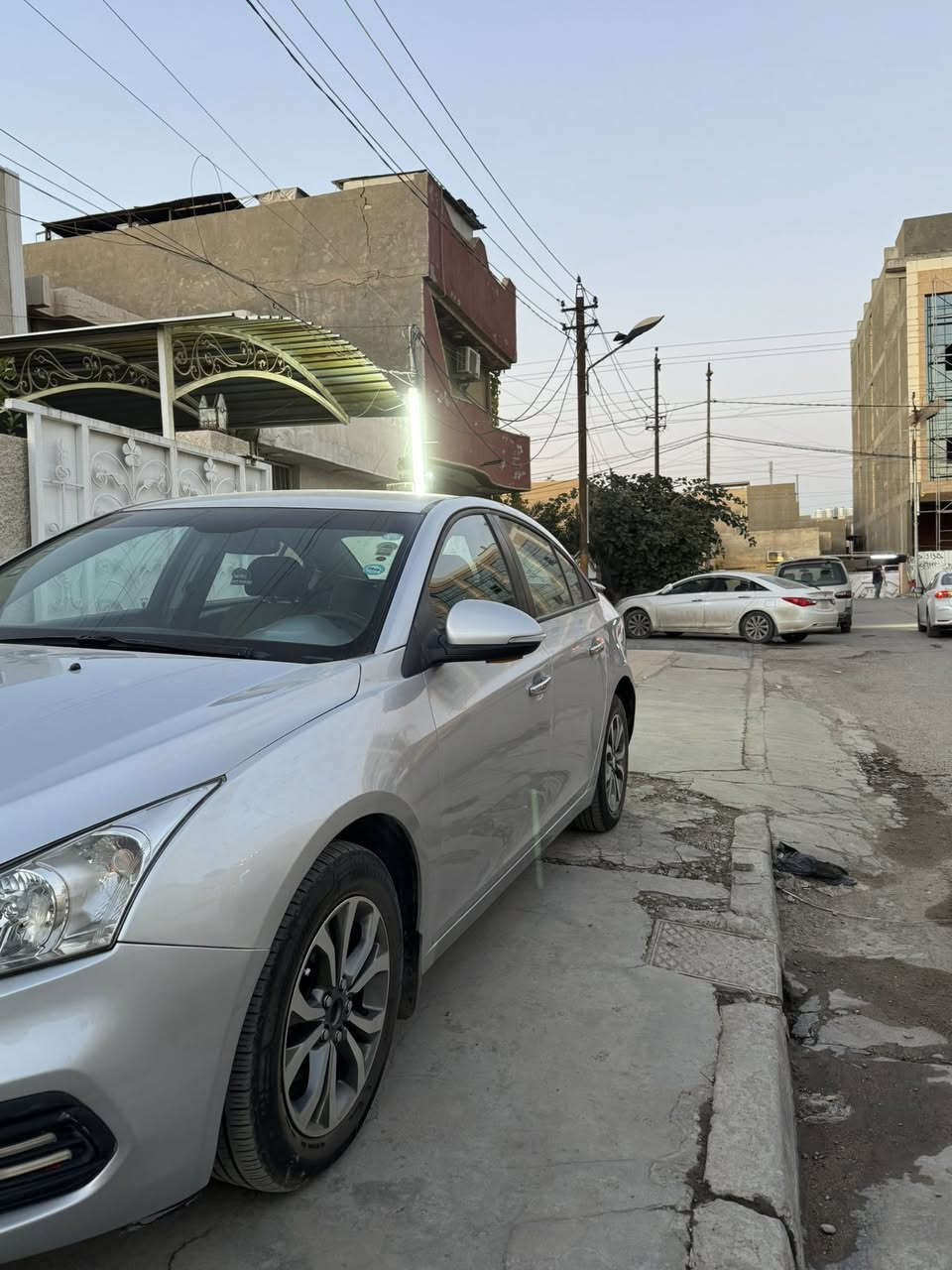 شوفرليت كروز خليجي موديل 2016
محرك 1.8 المرغوب 
كير محرك بشرط شواصي بشرط مكفوله 
تبريد ثلاجه 
ماشيه 122الف كيلو 
ضرر السياره داخل العراق جاملغ امامي وجاملغ خلفي جه سايق 
رقم سليمانيه جديد
 وسنويه جديده 
مواصفات السياره LS 
بشرط التحويل 
السعر 88 وبيها مجال 
***********
