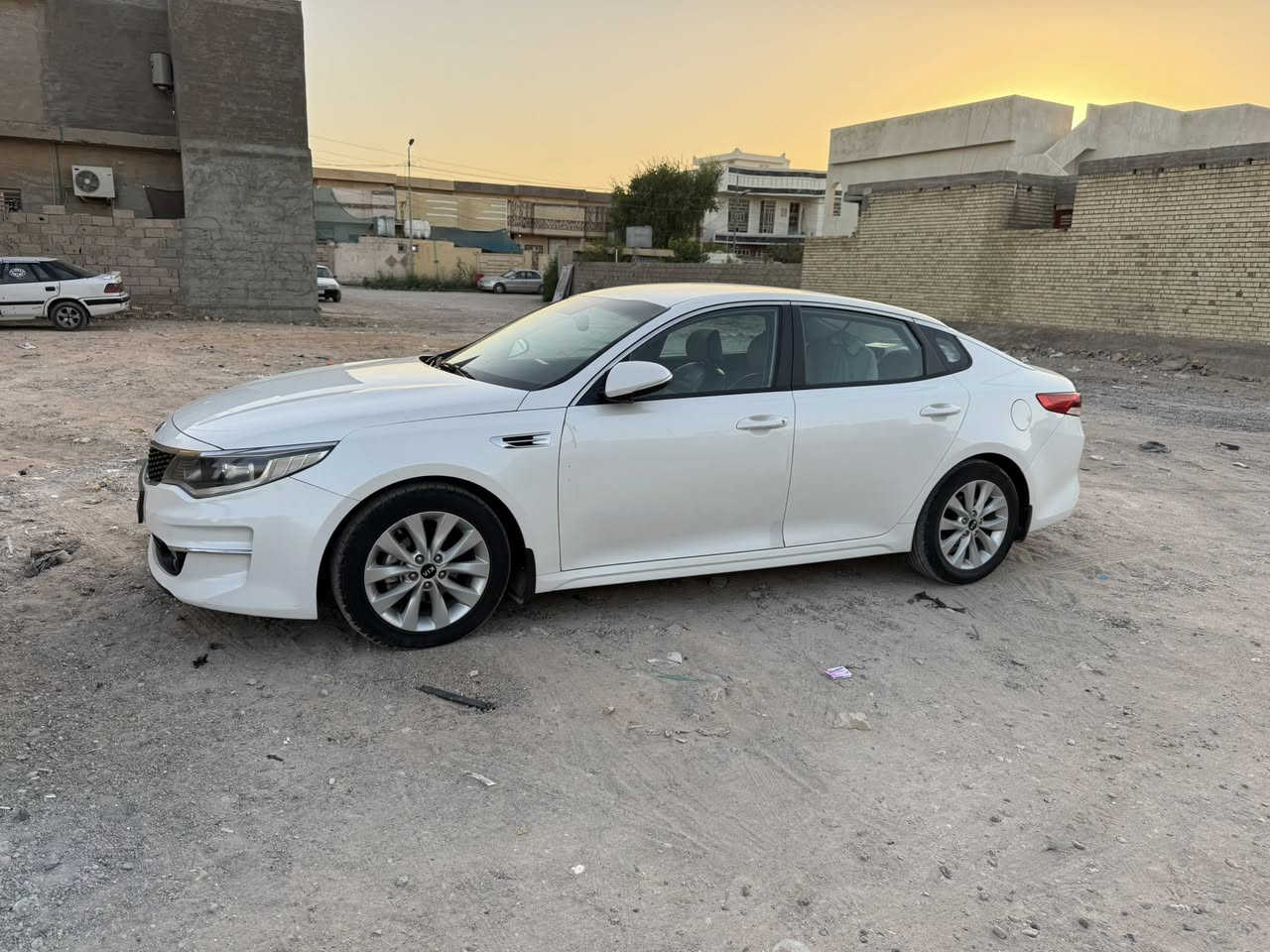 السلام عليكم 

أوبتما خليجي مكينه ٢٠٠٠ سياره ماشيه ٩٥بدون صبغ بدون تبديل 
سياره جاهزه خير من الله مكان السياره أبو غريب  مرواس أو بيع 

السعر ١٦٣.                 ***********
