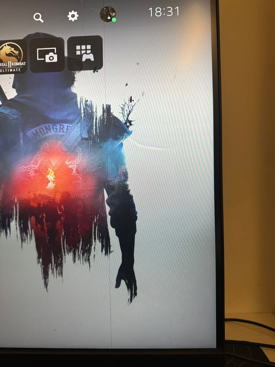 السلام عليكم شاشه asus حجم 27 انج مواصفات الشاشه 4k حقيقي  و 144 هرتز
بيهه بس ملاحظه بسيطه شخط بالشاشه وممأثر ابد مثل ماموضح 

اني ماخذه ب 700 ابيع ب 300 وبيه مجال بسيط 

***********
