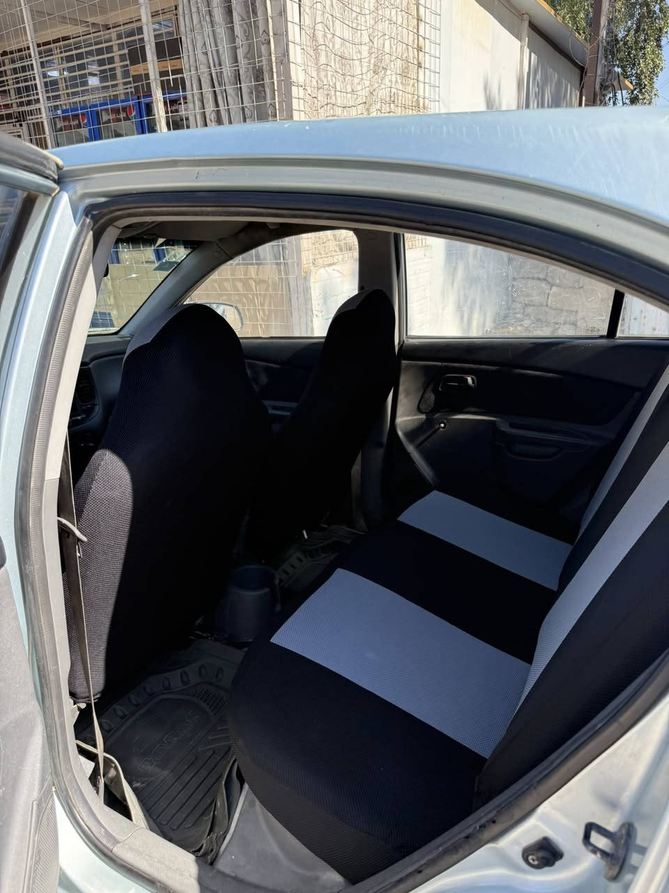 السلام عليكم ريو 2006 بيه رشات صبغ ابيع مصبوغة بيه تبخير سعر 55 وبيه مجال *********** العنوان الدوره الصحه
