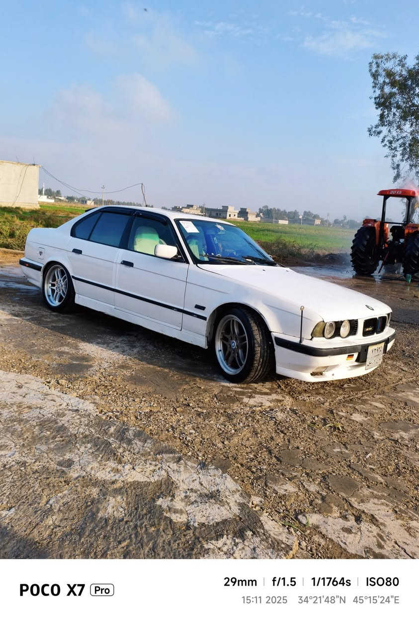 للبيع ومراوس سياره بي ام دبليو 525 

سياره صبغ عام بدون حادث قوي فقط طختين خفاف 

كير عادي و مكينه كبس بي تبخير قليل و سياره من ناحيه كماليات مرتبه كلش شبابي  مكان سياره ديالى جلولاء السعر 50 رقمي ***********
