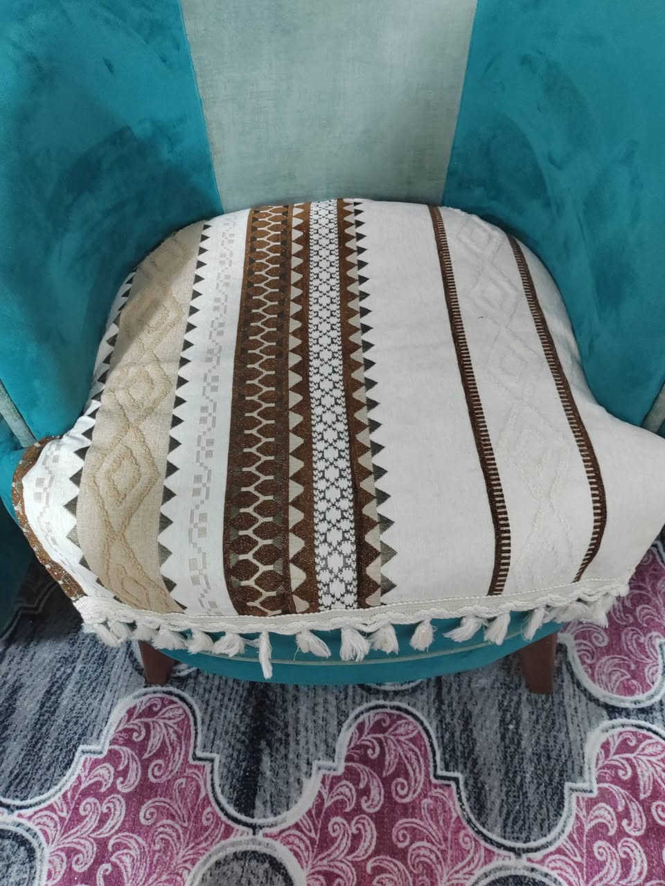 مفرش تخم بوهيمي الاصلي ضهر جلد  متكون من ١٥ قطعه بي لليدات ويا ٦ وجه كوشات ماخذته ب٦٥ ابيعه ب٤٥ بعده جديد ونظيف


**إذا كنت صاحب هذا الإعلان وتريد حذفه لأي سبب، رجاءا أرسل رسالة إلى الدعم الفني**