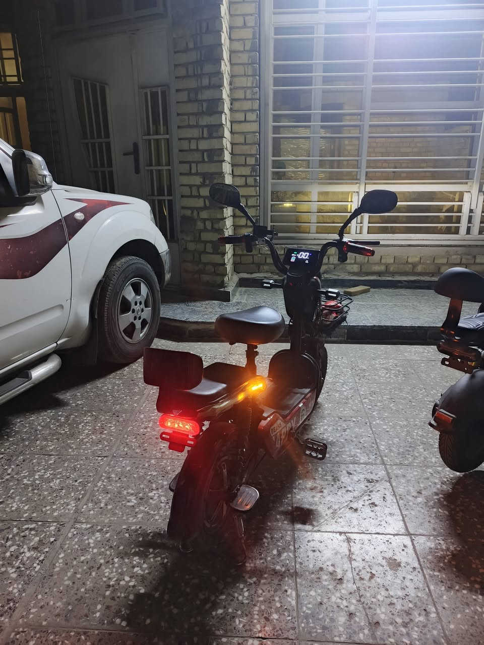 سلام عليكم دراجه شحن حجم 14 بطاريات جدد  🔋مستعجل ع البيع مكفوله فقط اكو صوت بيهه ماعرف مال شنو بس تمشي
بلوتوث اشاير لايت زنون قفل جهاز انذار + سرعته 60 غير حقيقي حقيقي 40  وياه شاحنه السعر  150 وبيه مجال حك الجيه مكاني مدينه الصدر الاورفلي لاستفسار ***********
