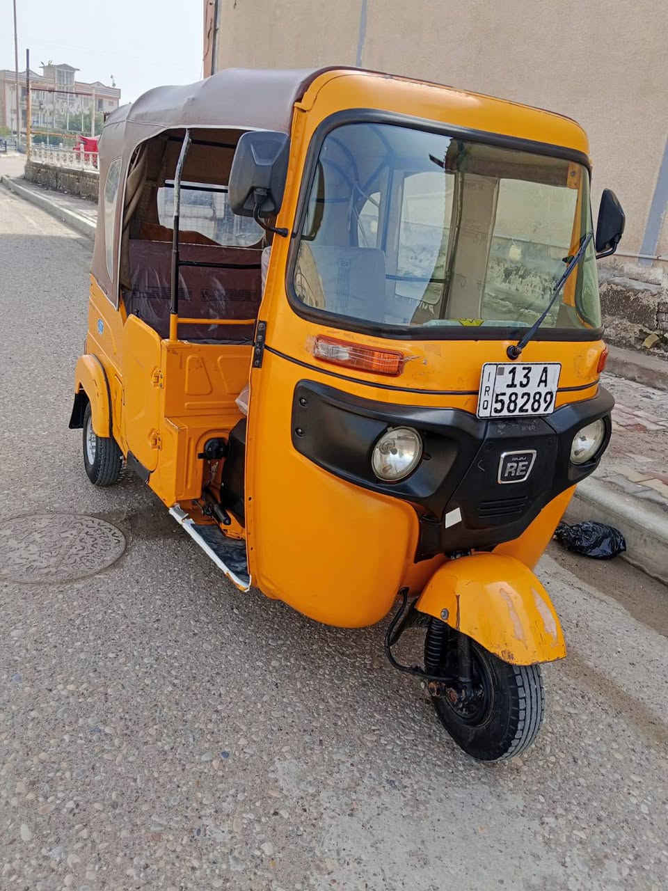 السلام عليكم تكتك للبيع موديل 22 سنويه محرك مكفول من عدا كلجات وزنجيل كشره نضيفه من عد لغد معمر معجون مكلف بل نشر ليحب يتصل ع رقم ***********
