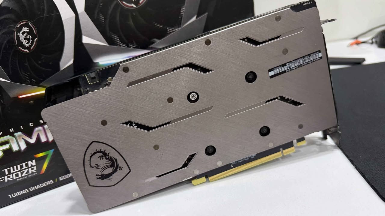 السلام عليكم للبيع كارت MSI GeForce RTX 1660Ti
الكارت نظيف كلش ومغير المعجون الحراري، 
الحرارة ما تتجاوز ال °60C الكارت كامل هو الملحقات والكارتونة مالته مثل ما موضح بالصور

السعر: 175 وبي ومجال بسيط بغداد, العراق


**إذا كنت صاحب هذا الإعلان وتريد حذفه لأي سبب، رجاءا أرسل رسالة إلى الدعم الفني**