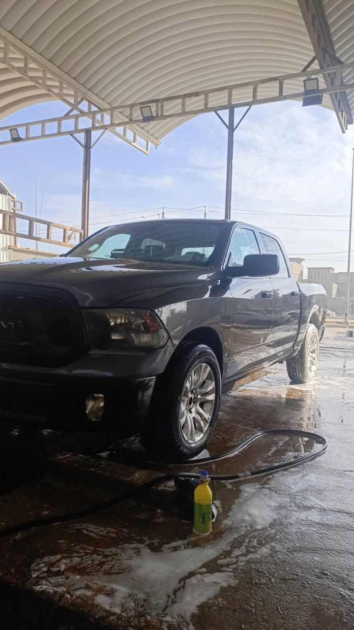 سلام عليكم
للبيع دوج رام 2023
4×4
8سلندر 
باب طويل بدي قصير 
رقم بغداد 
رقم الهاتف ***********
