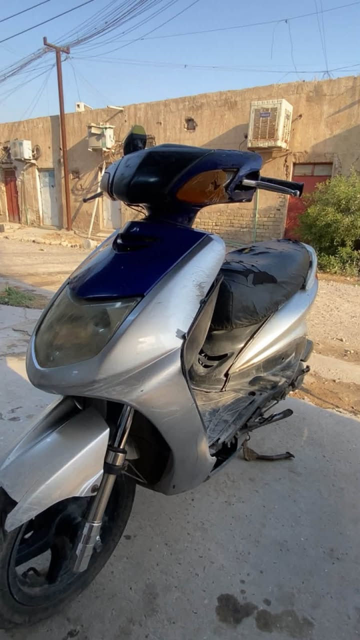 السلام عليكم سكنس نثيه البيع دراجه كامله مكمله نكره سلف وهندر دراجه نشطه بيه دبلات خلفيه ومامي رياضي سعره 450وبيه مجال مكاني بغداد الغزاليه رقم ***********
