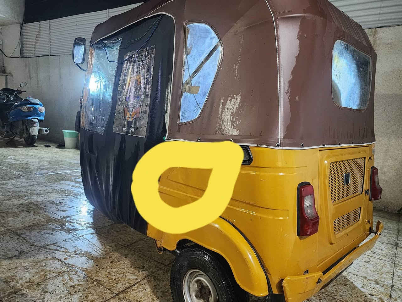 السلام عليكم
تكتك 2021 عنبكيه 
مكفوله كفاله عامه 
فقط الصفحه عل يسره بيها بارد خفيف اقل الشبرامئشر كدامك بلصوره 
بقيه الكشر مكفول كفاله عامه من الضربه  
المكينه امجفته تجفيت  
التكتك اوراق وسنويه 
تحويل ثاني يوم 
السعر 7800 
استفسار ***********عبد الله
