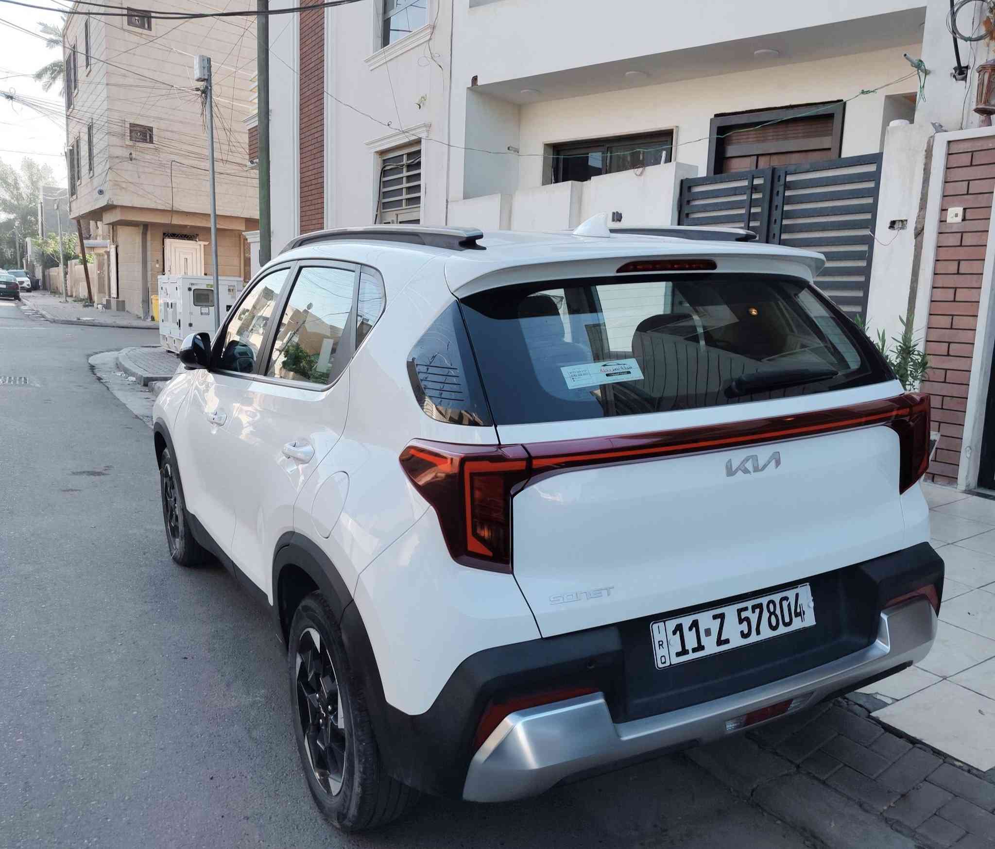 سلام عليكم
كيا سونيت 2024 ضمان كيا الدولية 
ماشية 6 الف 
بصمه تشغيل عن بعد 
بصمه ابواب
قطعتين تبريد 
حساسات اماميه خلفيه
مري كهرباء 
السعر 158
مكان سيارة العطيفية 
للاسفسار ***********
