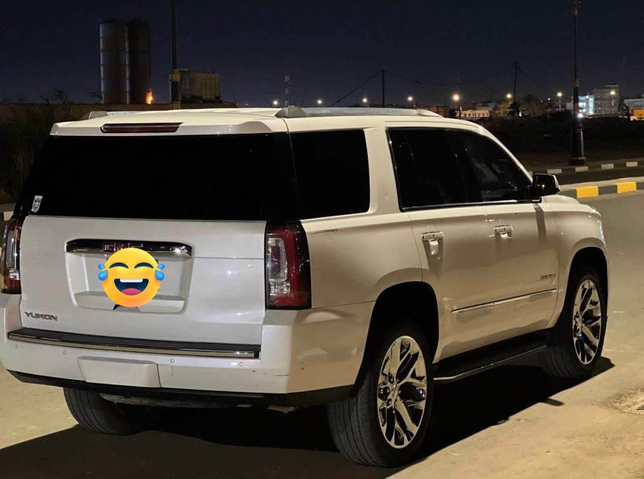 يوكن 2015 فول ما عدا الفتحه .  بتره مو الطويله 
السياره محرك 5300 ( يعني محرك و كير تاهو يجي المرغوب ) .  

رقم بغداد الجديد بأسمي شخصيا 
مكينة V8 5300
المواصفات 
بصمة تشغيل +ابواب
نظام eco
رادار امامي
رادارات مري 
تنبية تصادم امامي 
نظام تنبية خروج عن المسار 
حساسات اماميه
حساسات خلفية
كامرة خلفية
شاشة كبيره + قاصه
كشن تنبية السائق
كشنات كهرباء تدفئة تبريد
كشنات خزن ميموري
جنطه كهرباء
ستيرن كهرباء
تدفئة ستيرن
ويل 20  كروم 
كير مكينة كفالة ما مفتوحات  صدر تبريد تدفئه كله فول .. . 
ماكو اي كلًوب( عطل )  بالدشبول مشتغل  بيهه . 

ماشيه 180 الف 
كاملة السياره بدون نقص  
شغل و اطلع ترايك من بغداد للسعوديه 
حادثه طخطخات بسيطه بدون دواخل بدون لغد بدون شاصي 
يعني شاصي و الغد كله سليييم 

 مصبوغة عام
صبغ عام السياره . 

اخوان السياره جاهزه للاخير  نقص 
برغي ما بيههً و بالحقيقه احلا من الصور 
السعر 259 قفل قفل قفل قفل  …
***********واتس اب بغداد, العراق
