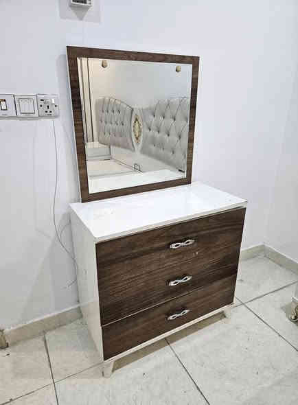 بسعر مناسب غرفه نوم نفرين تركي 5 قطع نضيفه حيل

*********** ***********
