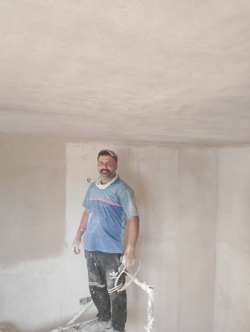 السلام عليكم اللي يريد لباخ يتصل شغل درجه اولى مكاني بابل ***********
