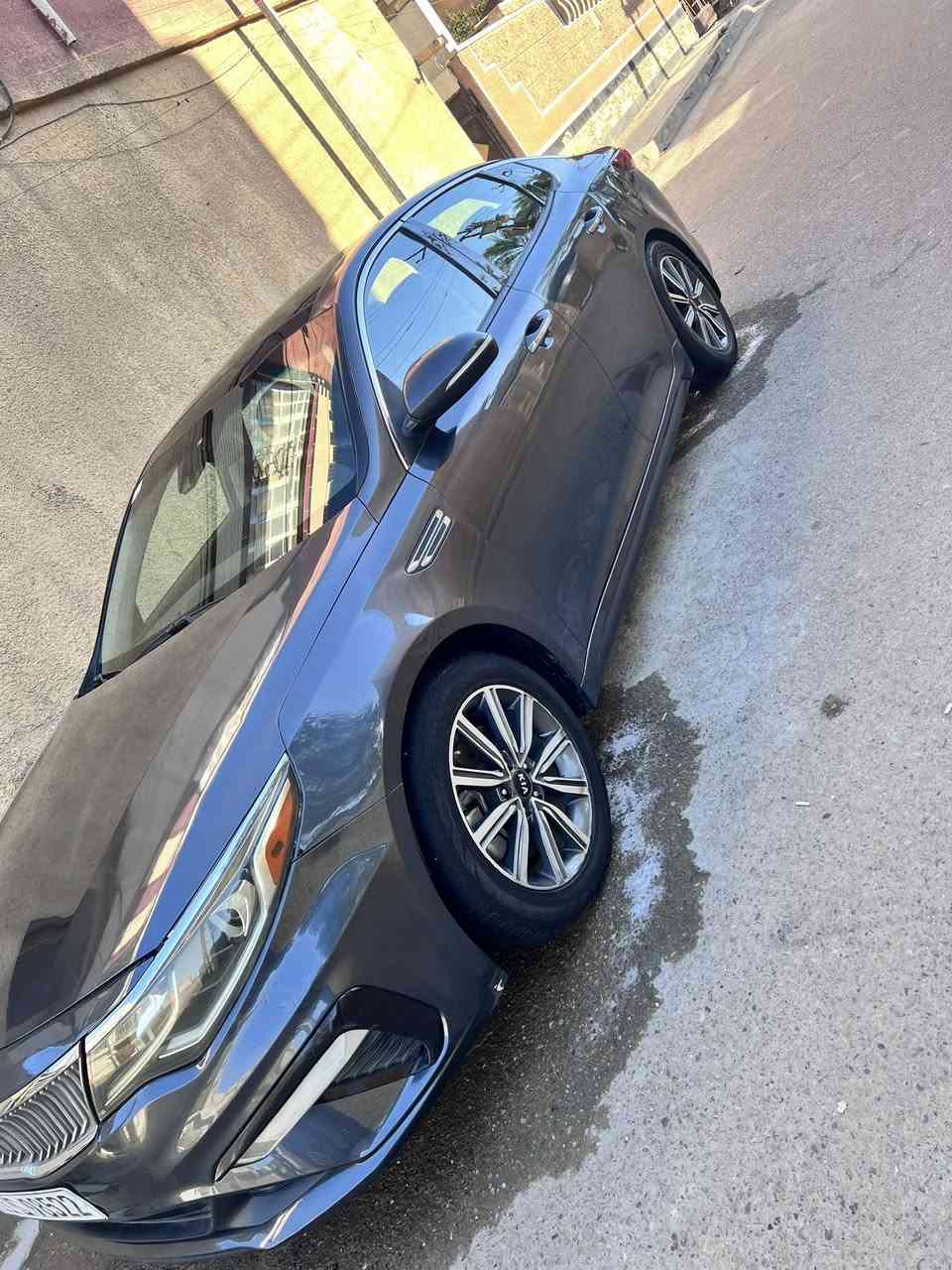 السلام عليكم كيا اوبتما موديل 2020 رقم بغداد السيارة نضيفة وخيرة من الله فول مواصفات لمتت السعر (130)وبيها مجال حادث بنيد وجاملغ وشوية من الجاملغ الخلفي
1600تيربو مكان بغداد السيارة بسمي 
رقم (***********)
