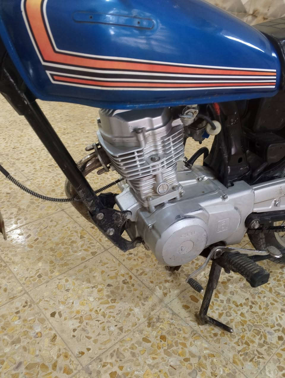 سلام عليكم شباب دراجه كلك مكفوله عشائر مكان المجر الكبير دراجه نضيفه راح اخلي رقمي ***********
