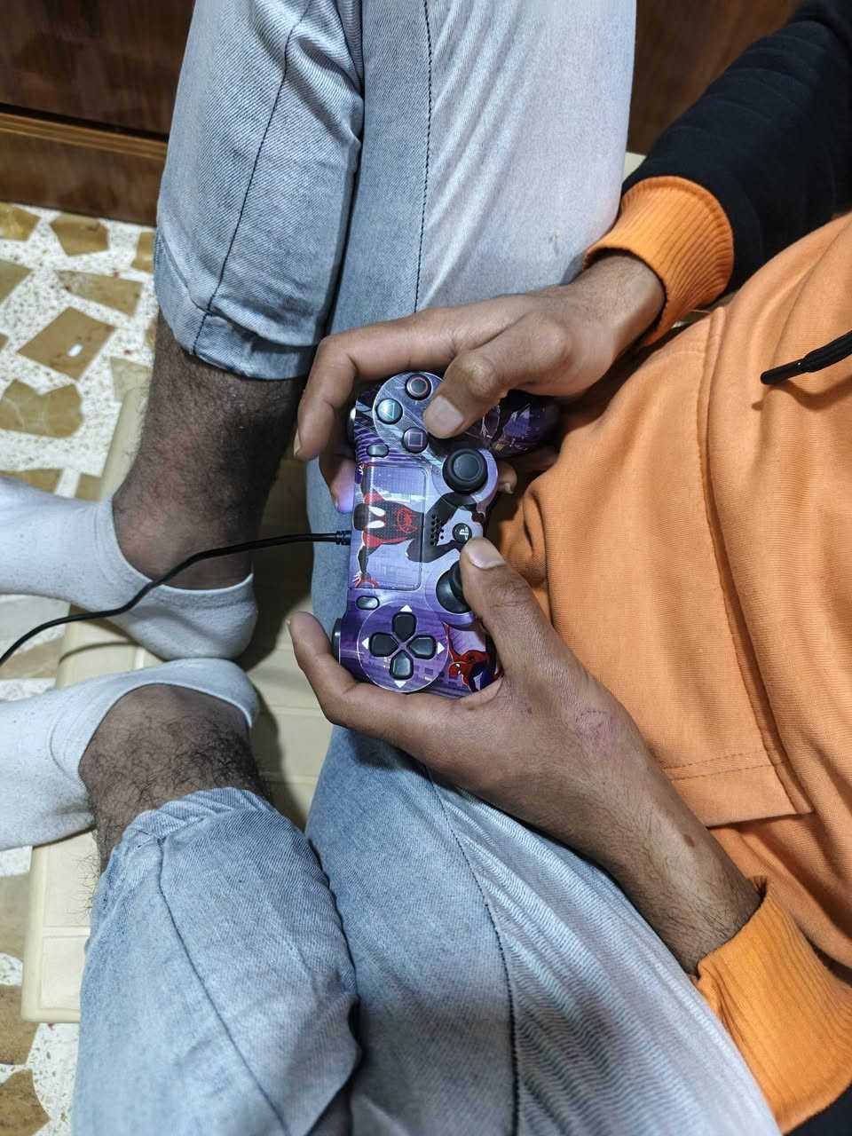 بسم الله بل4 سلم ذاكرة 500 أون لاين جوستكات عدد3 أقراص عدد3 فيفا25 وفيفا19وجيتي أي 5 مع يوبي إس أصلي كامل ملحقات للبيع أو مراوس ب إيفون السعر 280 رقمي***********
