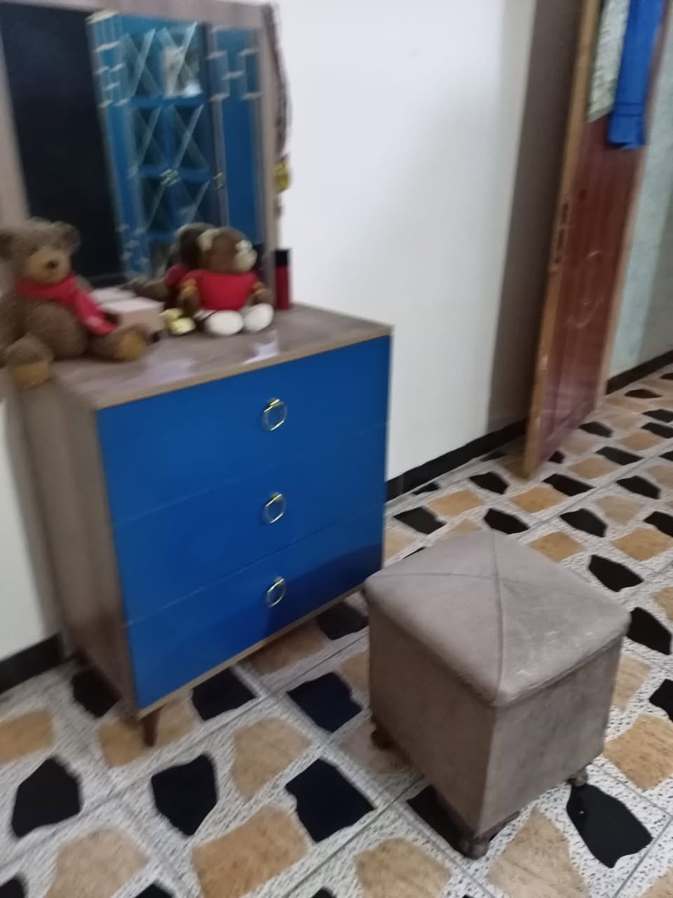 غرفه نوم ام نفر
مستعمله كلش قليل مثل متشوفون كبالكم كلش نضيفه وماتعبانة

جرباية

كنتور 4 باب

كومدي

ميز تواليت 3 مجر

سعرها كلش حلو 450 قفله

عنواني بغداد البياع

***********
