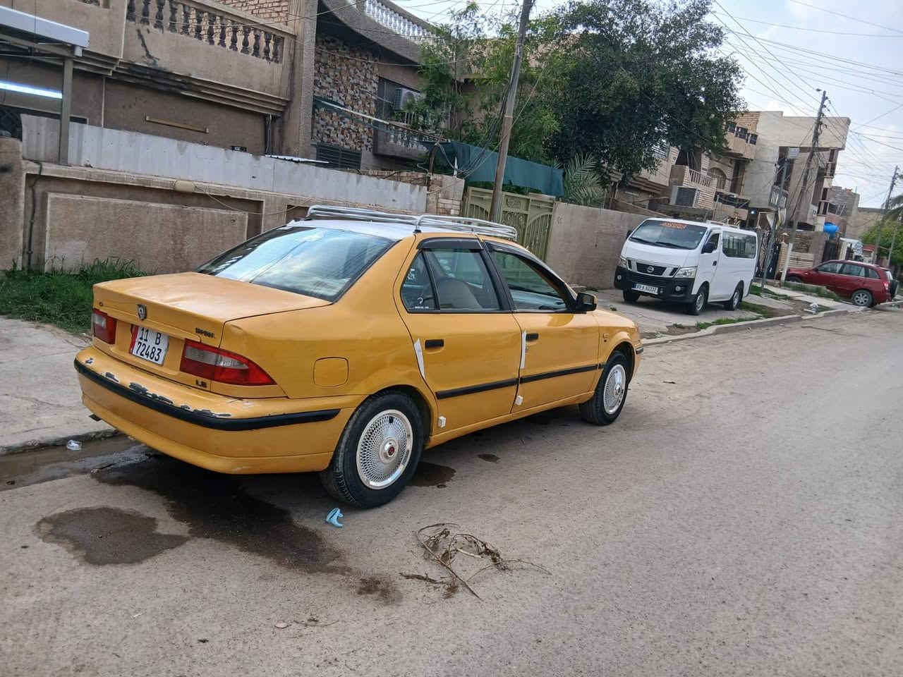 السلام عليكم للبيع سيارة سمند موديل 2012 رقم بغداد انكليزي سنوية جديدة مصفرة هيئة او غرامات مكينة كير خير من الله سيارة جاهزة مابيهة اي نقص بيهة باب السائق مصبوغ اثر شخوط فقط الباقي مكفولة السعر 34ورقة او بيها مجال للاستفسار الاتصال على الرقم *********** المكان بغداد حي الجهاد
