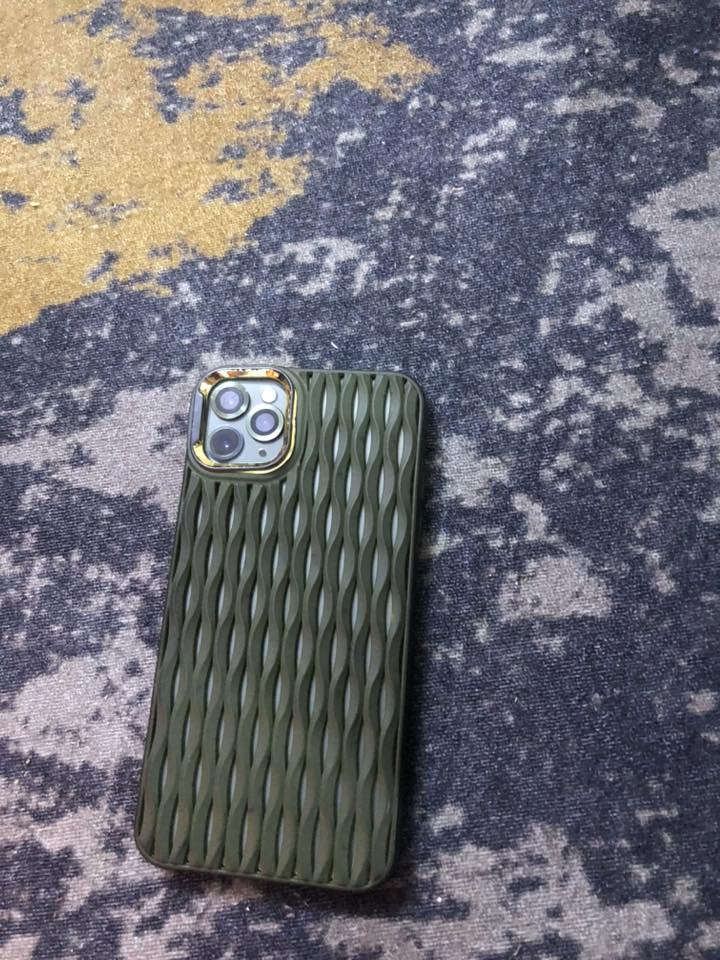 للبيع ١١ برو ماكس جهاز نضيف مال بيت الله يشهد بطاريه ٨٤ سعره ٥٥٠ رقمي *********** خابر ودلل مكاني مدينه صدر
