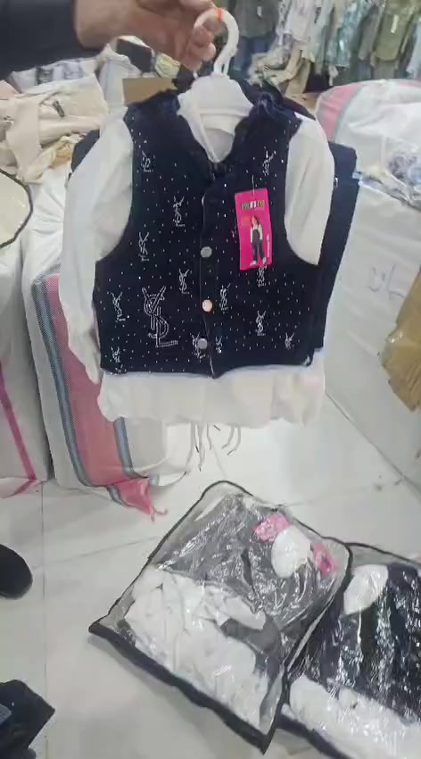 سوت بناتي 3 قطع
قياس 6/12
سعر الجمله 15 ألف


**إذا كنت صاحب هذا الإعلان وتريد حذفه لأي سبب، رجاءا أرسل رسالة إلى الدعم الفني**