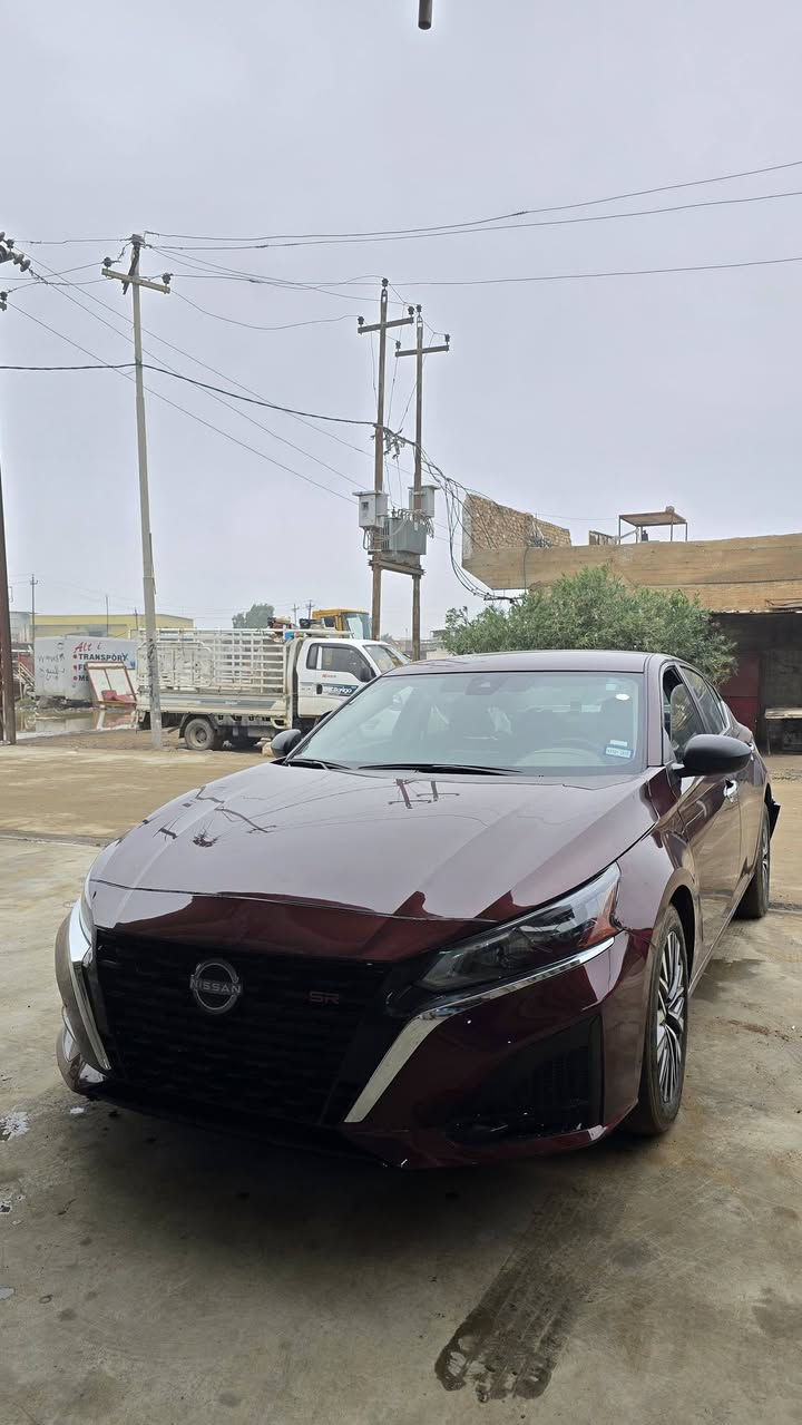 نيسان التيما ٢٠٢٤
ضرر جاملغ خلفي وجنطه وشوية من الباب 
بدون رقم حرة تترقم بغداد او اي محافظة 
منفيست بأسمي 
السعر ١٣٨ بيها مجال قليل للشراي 
للتواصل رقمي 
***********
