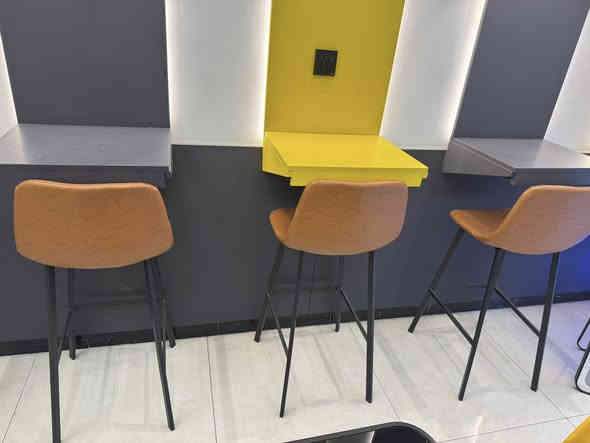 السلام عليكم ستولات عدد 6 للبيع للاستفسار ***********
