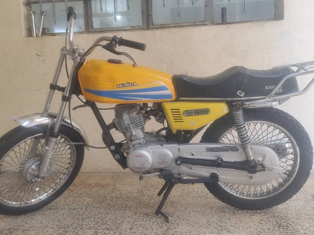 دراجه تايجر للبيع السعر 270 وبمجال شيء قليل مكاني موصل جنب الايمن والخاص مفتوح


**إذا كنت صاحب هذا الإعلان وتريد حذفه لأي سبب، رجاءا أرسل رسالة إلى الدعم الفني**