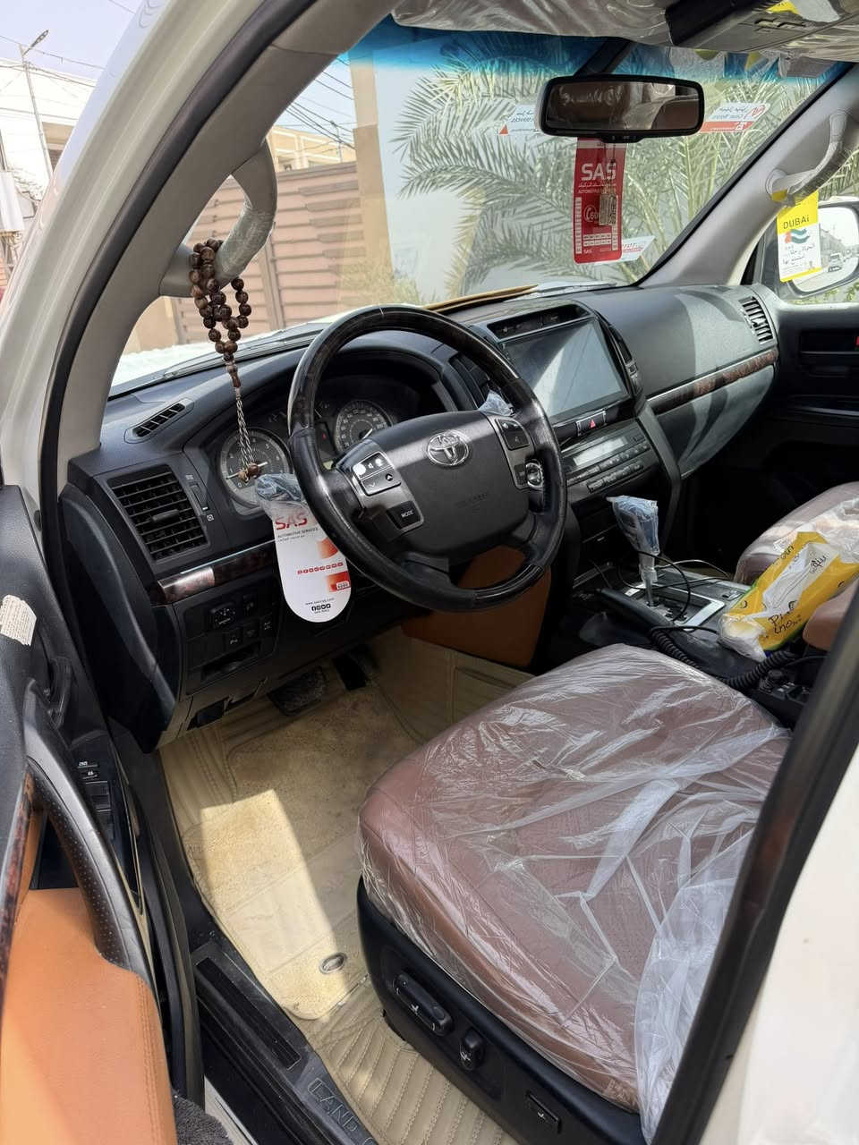 سلام عليكم
ارفع المنشور بكلمت يا الله 
لاندكروز مديل 2013
مكفوله من قطرت صبغ بيه بارد شبر بدور الجاملغ الخلفي 
السعر 365 ومجال قليل حك الجيه 
السياره فول مواصفات 
بصمه ابواب بصمه تشغيل 
تشغيل عن بعد 
كشنات جلد 
فتحت سقف 
كشنين كهرباء 
فور ويل 
تحكم ستيرن
شاشه كامره 
6سلندر
مري قلاب مري شفط 
والكثير من المواصفات المعروفه بيه بعد 
السياره رقمه اربيل الجديد هزه وسنويه جديده 
مداور وكاله اني حاضر 
حداديه كير مكينه شرط كارتون تبريد ثلج 
اي نقص ما بيه مكان السياره النجف الاشرف 
اي ستفسار اني خادم 
***********
