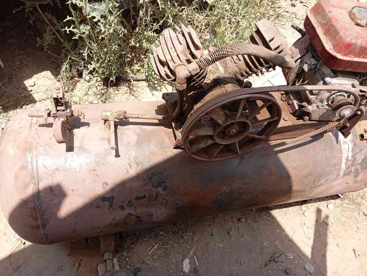 للبيع كمبريسر المكان بغداد الحريه الاتصال ***********
