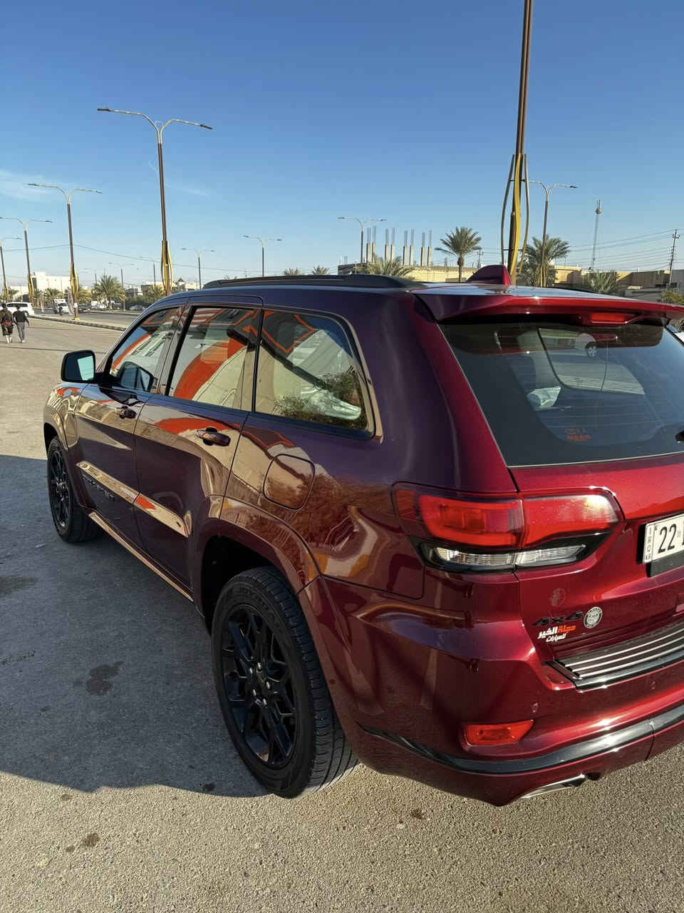 السلام عليكم 
جيب كراند شيروكي فئة ال  S اس ( خـليـجـي ) ام رادار 
‏‎موديل 2022  فول مواصفات وكالة هارلم ام ضمان 
المحرك : V6.  3.6L ‎  
ملاحظه السياره مغلفه بي بي اف بل كامل PPF
رقم اربيل الجديد بسمي تحويل مباشر
سياره مكفوله من الصبغ و التبديل و البارد 
‏‎ ماشيه ٦٣ الف ميل  حقيقي شرط فحص 
سياره جديده جدا ارضيات الشركه بل جيس 
سياره جديده استخدم شخصي و قليل 
‏‎ السيارة وكالة  داخل احمر بلادي المرغوب 📍❤️
لون ماروني سياره جديده بمعنى الكلمه 
‏‎* المواصفات :
‏‎*رادار امامي وجانبي 
‏‎* نقطة عمياء .
‏‎*داخل جلد 
‏‎* دفع رباعي 4x4 . 
‏‎* فرش المقاعد من الجلد . 
‏‎*صفي المقاعد الأمامية كهربائية .
‏‎* ذاكرة لحفظ وضعيات الجلوس . 
‏‎* صفي المقاعد الأمامية مع تدفئة . 
‏‎* صف المقاعد الخلفية مع تدفئة . 
‏‎* ويل قياس 20 انج .
‏‎* مقود السائق كهربائي . 
‏‎* تدفئة ستيرن . 
‏‎* سقف بانوراما .
‏‎* شاشه كبيرة 8.4 انج .
‏‎* نظام الملاحة (GPS) . 
‏‎* نظام خاص للطرق الوعرة . 
‏‎* مصابيح امامية زنون . 
‏‎* المصابيح الأمامية مع LED لايت . 
‏‎* كشافات ضباب بروجكتر زنون . 
‏‎* تشغيل عن بعد .
‏‎* صندوق كهربائي .
‏‎*  حساسات أمامية . 
‏‎*  حساسات خلفية .
‏‎* كاميرا خلفية .
‏‎* بخاخ ماء لتنظيف المصابيح الامامية .
‏‎* مرايا بخاصية التعتيم الذاتي . 
‏‎* مرايا جانبية قابلة للطي . 
‏‎* بلوتوث تلفون . 
‏‎* محدد سرعة . 
‏‎* نظام تشغيل واطفاء اوتماتيكي للمحرك للتوفير من صرف الوقود . ( Auto Start System ) .
‏‎* نظام بريك اوتماتيكي ( Auto Break System ) .
💲 

‏‎للاستفسار  ***********
مكاني الانبار 
بيع فقط
