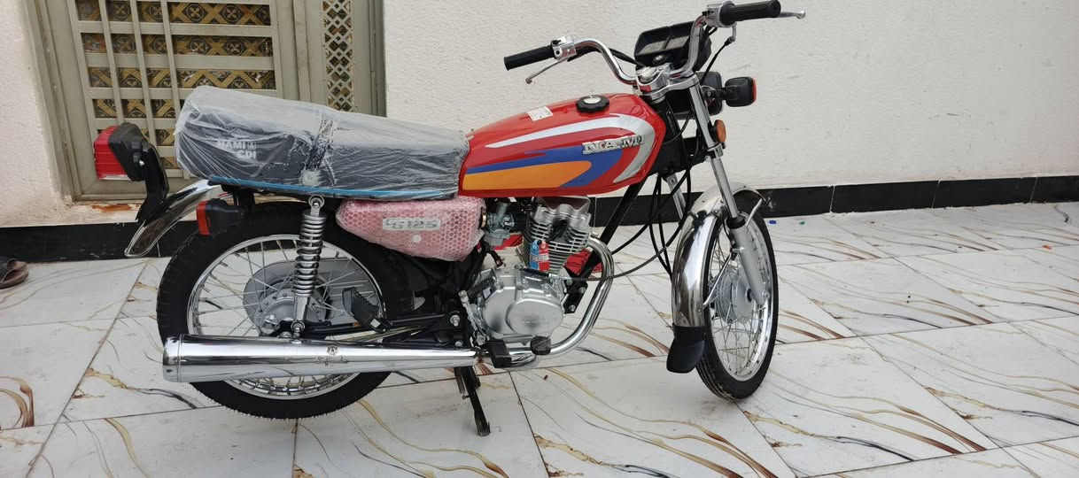 السلام عليكم دراجه للبيع اوراق سكنر شاصي لكصبه لرفيعه دراجه مكفوله لسعر مليون و200 وبيه مجال قليل واتساب  ***********
