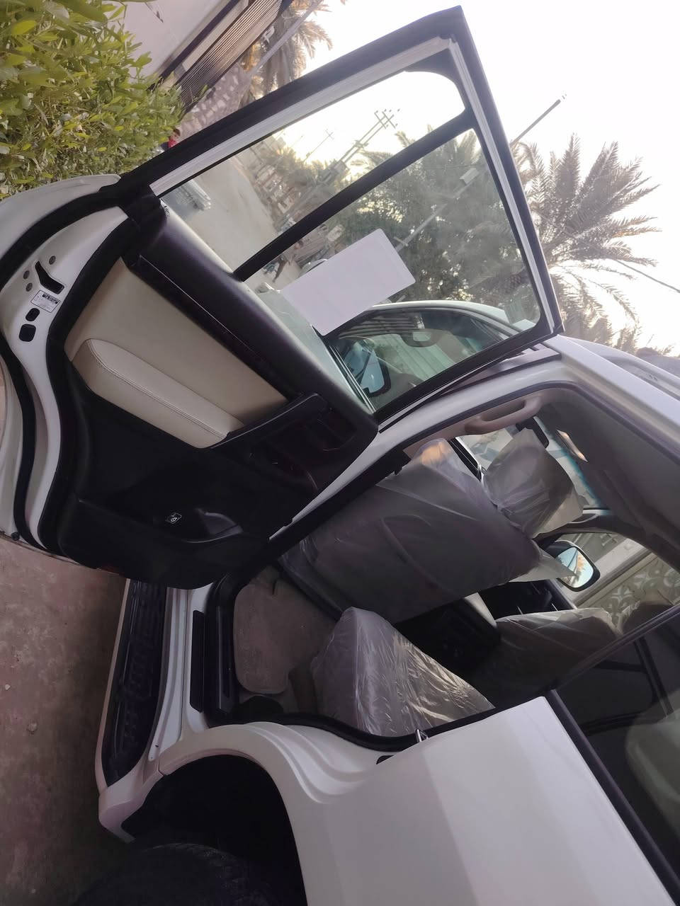 يالله
السلام عليكم لاندكروز 2011 ستينيه اصل V6  كشنات بقلاوه رقم بغداد الجديد باسمي هزه وفحص وسنويه كله جديد مكينه وكير وحداديه كله مكفول مامفتوحات بشرط الفحص تخم تاير جديد السياره مكفوله كفاله عامه بيه pdr مكانين  اصغار 
الموصفات
كشنات بقلاوه جلد +ثلاث حركات كهربائي 
شاشه
لد دعاميه 
زراك دعاميه
ثلاجه 
كامره 
فتحه سقف
ارضيات شركه 
بصمه +بصمه ابواب 
يدات نيكل 
مري كهرباء +اشاير بل مري 
حساسات امامي خلفي 
تحكمات ستيرن جهتين
ماشيه ١٨٥ 
بعد بيه هواي موصفات معروفه مواصفات الستينيه فول 1/1 السعر (330) وبيه مجال مكان كربلاء الستفسار (***********)
