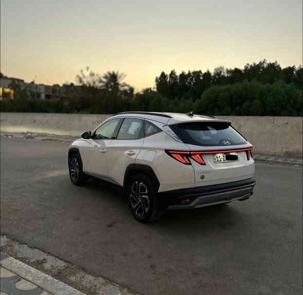 للبيع هونداي توكسان خليجي موديل( 2025 )السياره بعدها زيرو ماشيه( 2000 )كيلو والسياره مكفوله من كلشي وبيها ضمان شركة الاولى شركة هونداي مرقمه بغداد بأسمي

مواصفاتها فول عدا البنروما  مكينتها( 2000 )دوش 

بصمه دخول

بصمه تشغيل 

تبريد قطعتين 

تبريد بالكشنات

شاشه متصله الجبيره 

ابل كار بلي

هاندبريك بصمه

4 انضمه قياده 

مقعد السايق كهرباء 

وساده كهربائيه بالكشن

مري كهربائيه تفاعليه

والسعر اتصل وتدلل

// للاتصال //*********** //
