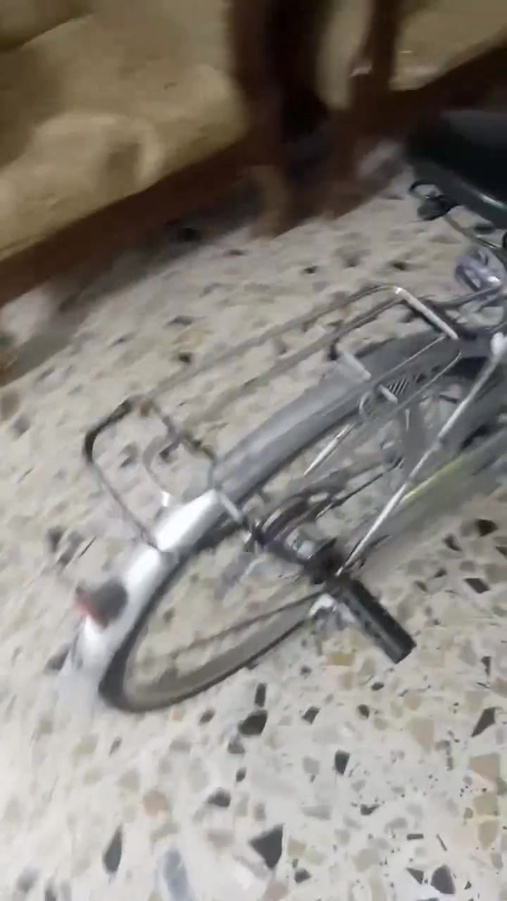 السلام عليكم عندي بايسگل ياباني حجم 26 نضيف عوزه واير بريك وبي عوج بل ويل الوره بس  تصفية               المكان ناصرية مركز  السعر 75 هذا رقمي 
***********

