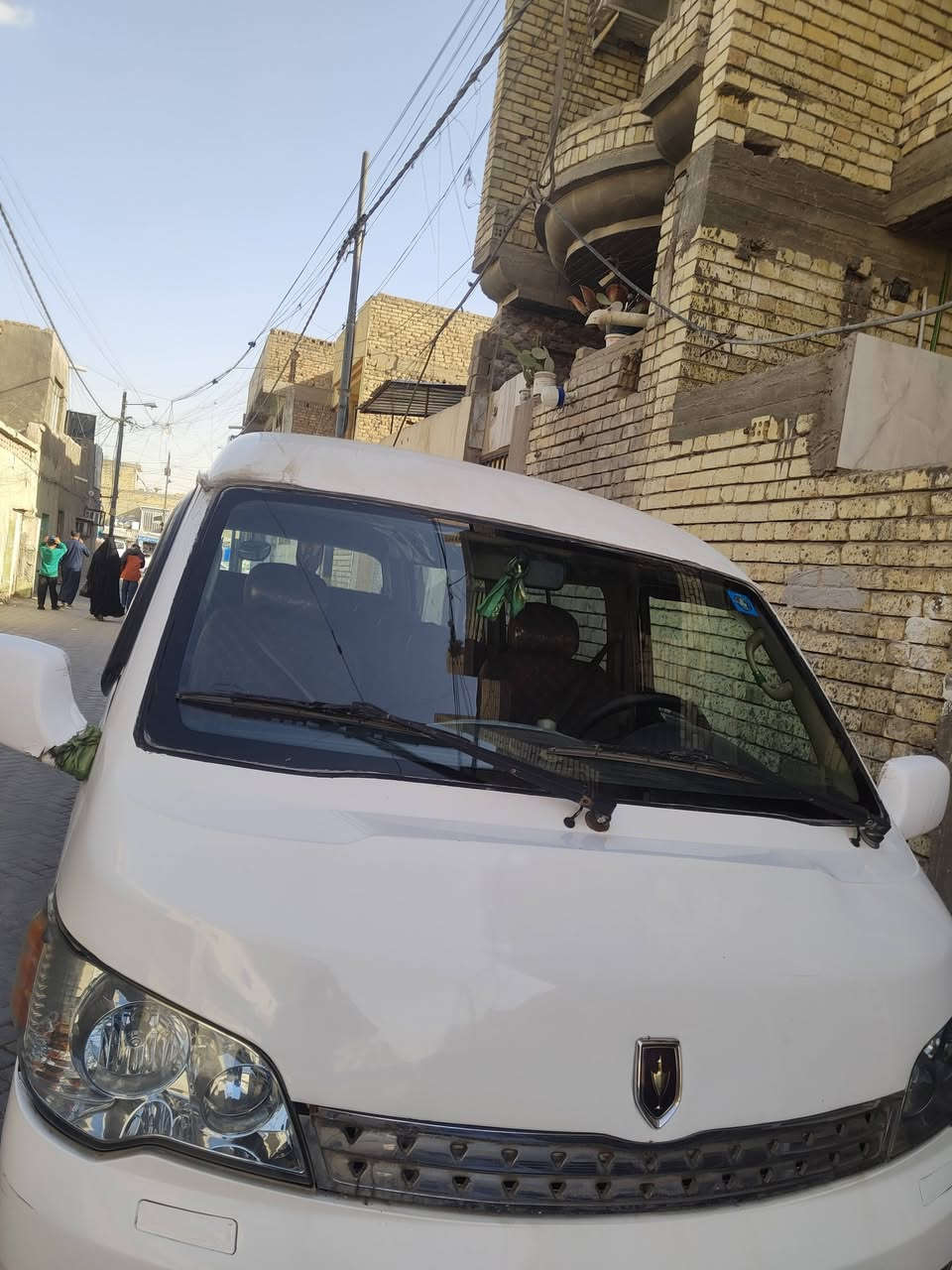 السلام عليكم سياره للبيع اج وان موديل 14 مكينه واكسل مكفولات خير من الله تخم تارير  كشنات القلاب مال استاركس كهربائيات شغاله مصفره هيئه وغرامات بسمي رقم انكليزي بغداد ثاني يوم تحويل السعر 85 وبيها مجال للطيبين ***********
