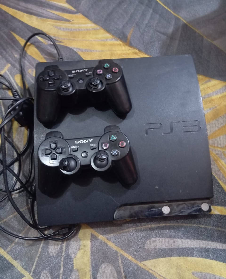 السلام عليكم اخوان عندي هذا الجهاز بلستيشن 3( pls3)مستعمل نضيف ومابي شي هو ويداتة للبيع جديدات وشغالات السعر 200 وبي مجال 
للتواصل ***********
