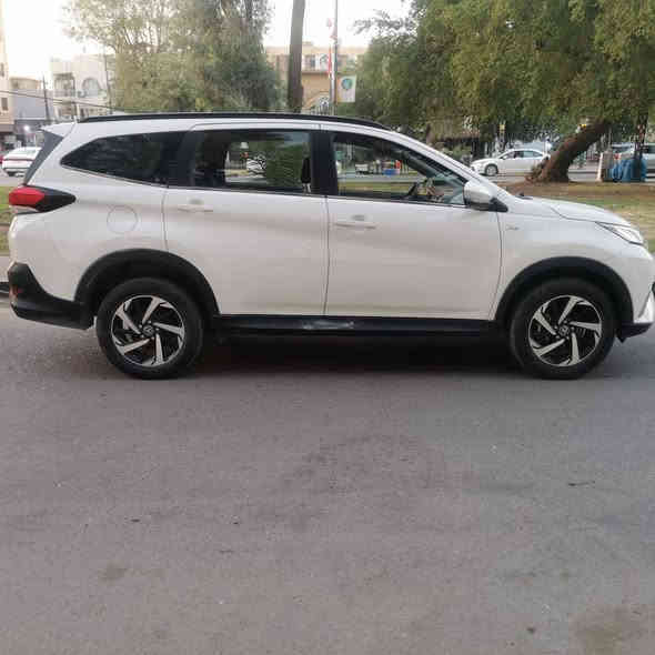 تويوتا راش TOYOTA RUSH 2019 سعر 143‪
ماشية 82 km الف  ***********‪ الاعظمية 
المواصفات: خليجي وكالة شركة SAS (رقم بغداد) الانكليزي الجديد باسمي تحويل مباشر 
السيارة كفاله عامة من الحادث بس بيه بارد باب الصدر والباب الخلفي 
1. محرك 1500 سلندر 4 DUAL VVT-i 
2. نظام fhn الوقود ECO ومانع انزلاق ABS.
3. كير اوتوماتيك.
4. مقاعد مخمل (٧ راكب).
5. ٨ ايرباك. 
6. لايت زنون(عالي+ناصي) LED ثلجي , بك لايت LED , بك لايت ضبابي.
* تبريد امامي وخلفي 
* بصمة اصليه عدد ( 2 ) 
* خمسة ويل كب اصلي 
 كأمره خلفيه في المراية مسجل ابلادي CD
* اللتر الواحد من الوقود يكفي ١٦ كيلومتر.
* صدر وكير ومحرك كلة بلادي.
السعر ١٤٣ وبيه مجال بسيط ان شاء الله 
🌹السيارة في بغداد الاعظمية🌹

