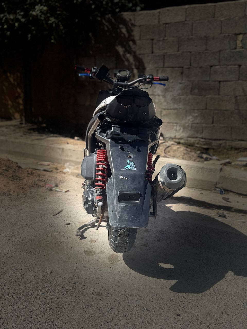 سلام عليكم دراجه سكنس جبلي للبيع دراجه نضيفه مكينه ما مفتوحه سعر 850 بيه مجال مكاني  بغداد العبيدي رقمي ***********
