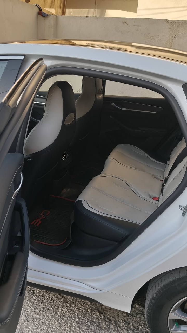 BYD دستروير 2025 مواصفاتها معروفه
بيها طخه خفيفه بالجنطه والسياره مكفوله كفاله عامه ماشيه ٣٠  كلش نضيفه السيارة وبيها ملاحظات بالدعاميه بسيطه ب٢٠٥٠٠   مكان بغداد الدوره ***********
