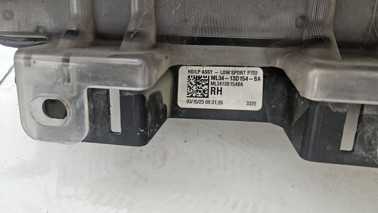 سلام عليكم للبيع لايت + بلاجكتور فورد اف١٥٠ موديل ٢٠٢٣ بلاك توب بيلادى
***********
