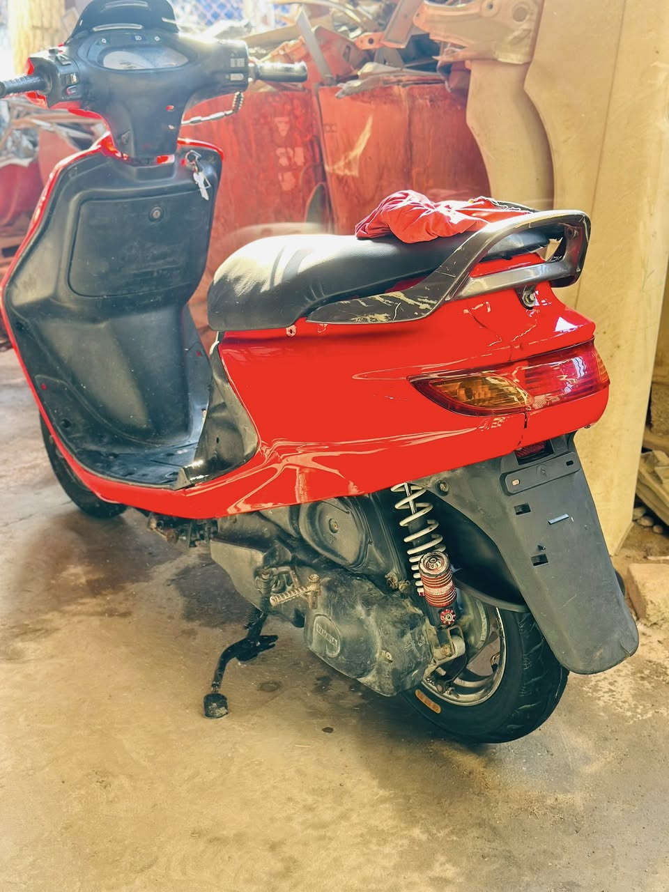 السلام عليكم فراشه للبيع جاهزه ماعايزه شي السعر 375 وبيها مجال مكاني غماس الرقم ***********
