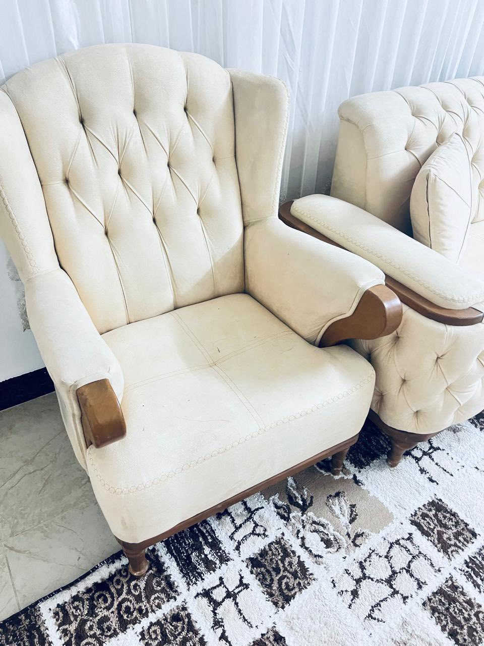 تخم قنفات جديده ونظيفه  سعرها 600 وبي مجال وهذا رقم موبايل*********** عنوان كركوك
