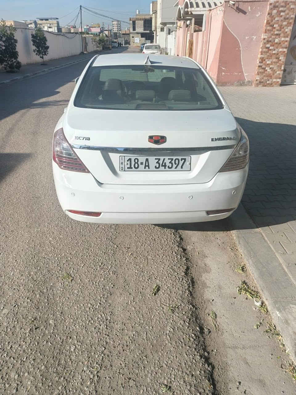 السلام عليكم
سيارة امكراند فول فتحة السيارة بيهة صبغات خفيفة تبريد شغال حدادية مكينة كير كل مكفول السيارة رقم انكليزي كربلاء السعر 55 اوبيهة مجال للشراي ***********
