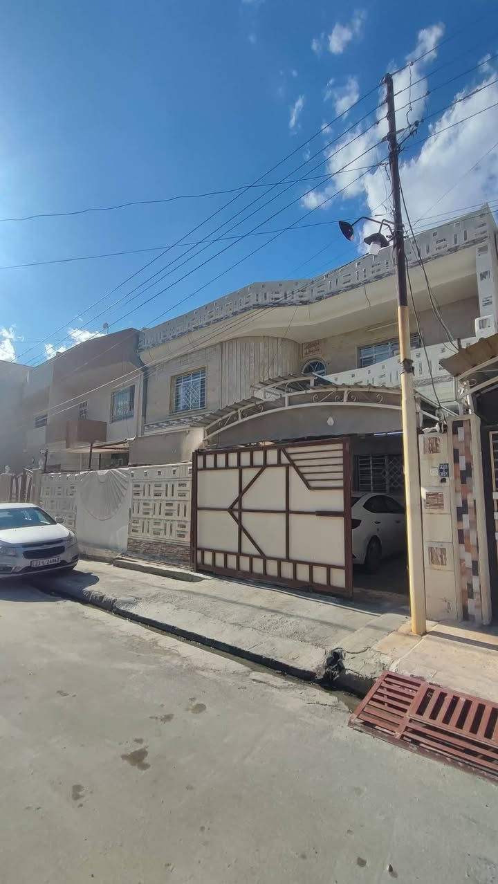 🏠الدار للبيع 🏠 
________________________
التفاصيل:🖊🖊
♦️الموقع الدار :حي الحدباء قرب متوسطة فلسطين للبنين
♦️المساحة(240م والواجهه12م والعمق20م)
♦️موقع مميز ومنطقة راقية 
♦️صنف العقار سند طابو الزهور 
♦️موقعه قريب على الشارع عام 
♦️ اتجاه الدار شروق تام 
♦️الدار يتكون من طابقين
♦️ 6غرف نوم وهول واستقبال واسعة
♦️مطبخ وصحيات ومخزن وبيتونة وسطح وكراج
_________________________
العنوان المكتب:  الموصل حي البلديات من جهة السكر قرب سانكو مول
_________________________
للمزيد من الاستفسار الاتصال على الارقام التالية:
📱***********واتساب
📱***********
