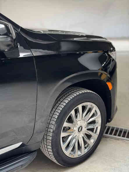 السلام. عليكم. 
السعر بلاش جوة السوك 570 ورقة وبي مجال بسيط للشراي

كديلاك سكاليد 2023

فول مواصفات  لكجري بريميوم 600
بانوراما
كاميرا اماميه 4k 
٣٦ سماعه. 
كشنات جلد صحراوي 
حساسات 360 
٥ كاميرات 
شاحن لاسلكي 
لد داخلي متغير 
داتاشو عداد امامي
جنطه كهرباء +حركه. القدم 
العداد 36 الف 
فول مواصفات الكديلاك معروفة ميحتاج اذكر باقي الموصفات

السيارة بيها صبغ  جاملغ وبنيد وجاملغ خلفي. 3 قطع صبغ بدون دواخل  بدون شاصي بدون لغد شرط الفحص 
صور الحادث وموجودة بلمنشور 

السيارة رقم بغداد باسمي شرط التحويل

مكاني بغداد حي الحسين

للاستفسار ‭0783 819 9707‬
