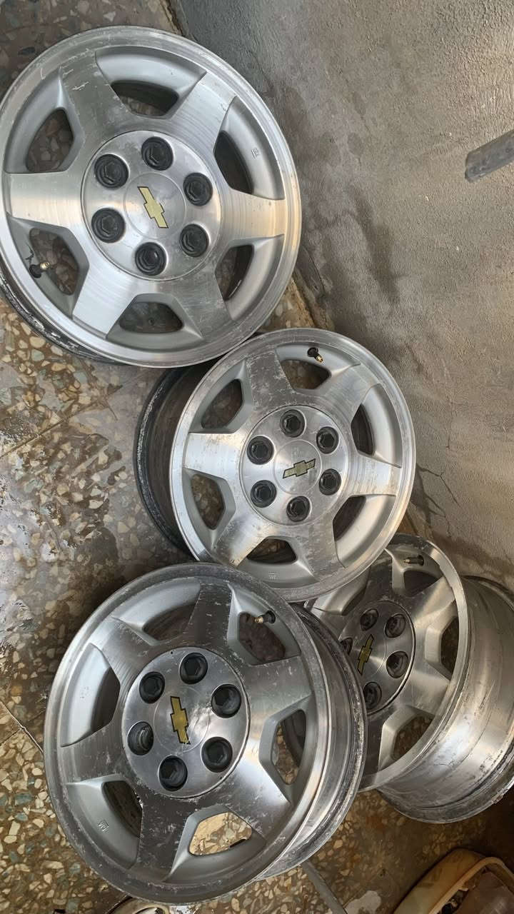 وياله الفينيه  نضافه 99/100 حجمهن 16
اصلياتgm ب225 مكاني بغداد زعفرانيه لا عواج ولا لحيم ولا شي ***********
