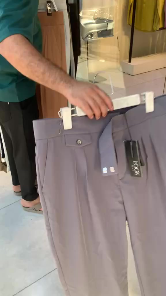 شلعات بناطير قماش وقمصان كله ماسترات باقيات قطع مو سيريات يعني الوان وقياسات مخلط مشكل رايدهن شلع عددهن ٥٠٠ قطعه سعر القطعه 5 ونص مكاني بغداد الحريه ***********
